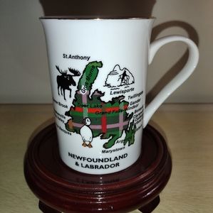 Banawe Newfoundland/Labrador Map Plaid Moose Puffin Mug Canada 24 k Gold